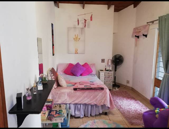 6 BEDROOM HOUSE FOR SALE IN FAIRVIEW